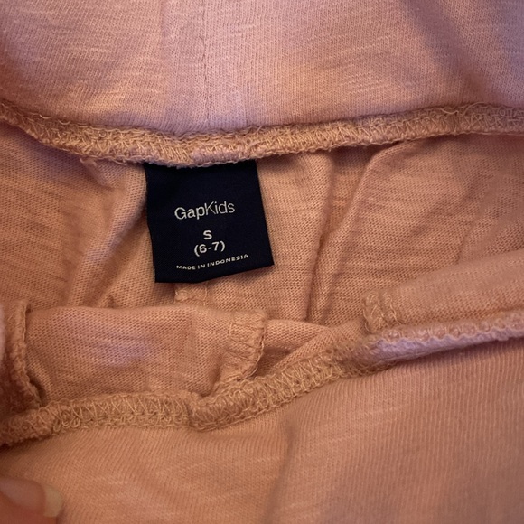 Gap sz Small 6-7 pants and CottonOn Blondie shirt sz 6 and comfortable bundle. - Picture 3 of 9